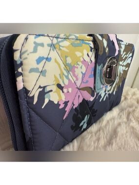 VERA BRADLEY WOMENS ULTRALIGHT TURNLOCK RFID WALLET